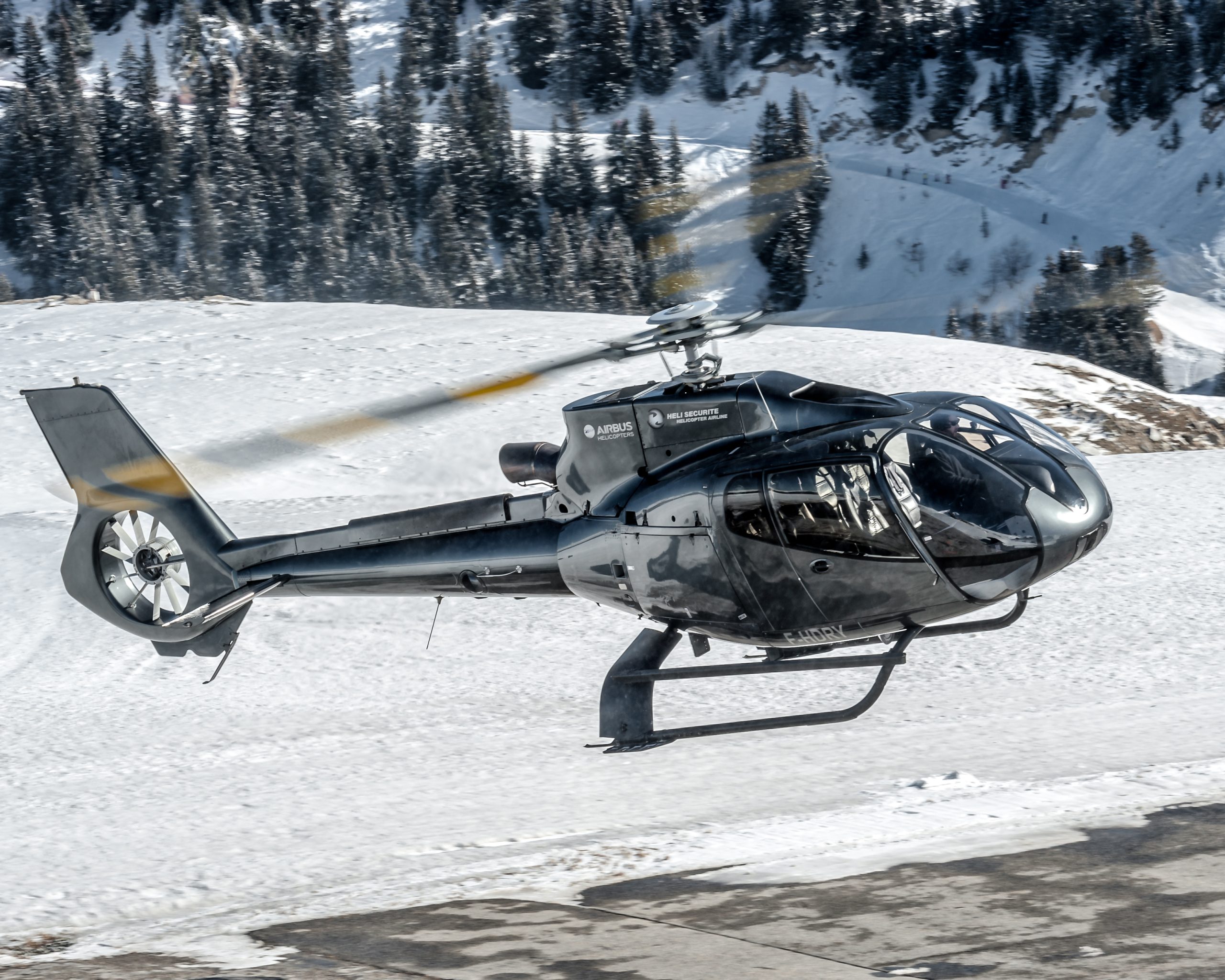 Décollage hélicoptère à Courchevel (altiport)